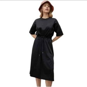 Elegant Black Midi Dress